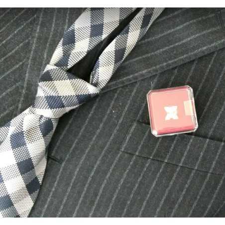 Ontwerp reversspeldjes op maat – upload je logo & ontvang binnen 24 uur een gratis proef